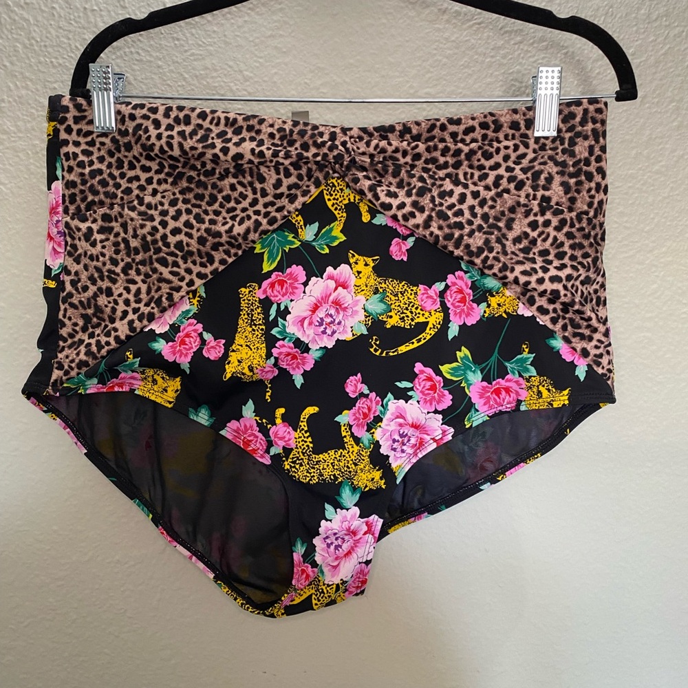 Torrid size 2 leopard and floral jungle print swim bottoms
